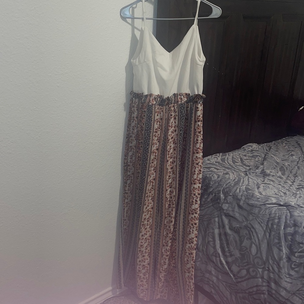Romper with a cute design, worn only twice, size Large (J for Justify)